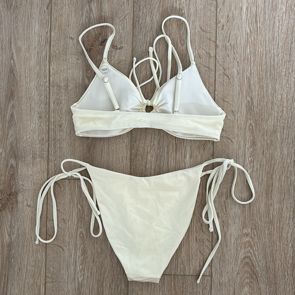 NWT✨ OneOne String Bikini - Picture 2 of 5